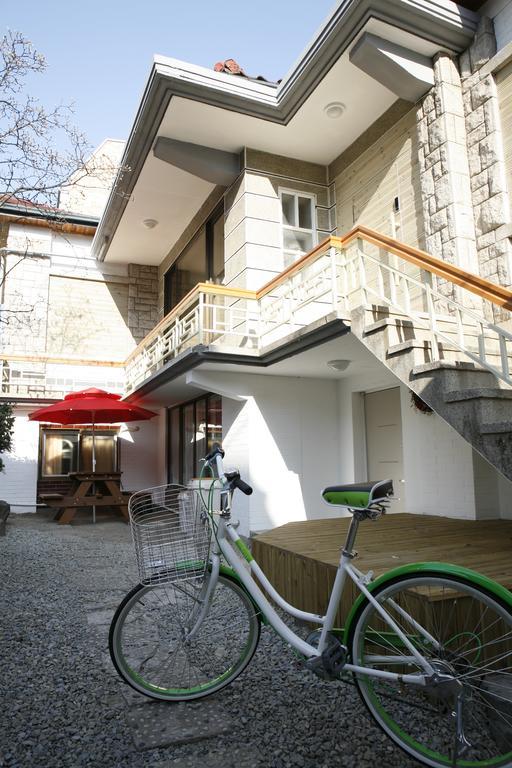 Birdsnest Hostel Hongdae Foreigner Only Сеул Экстерьер фото