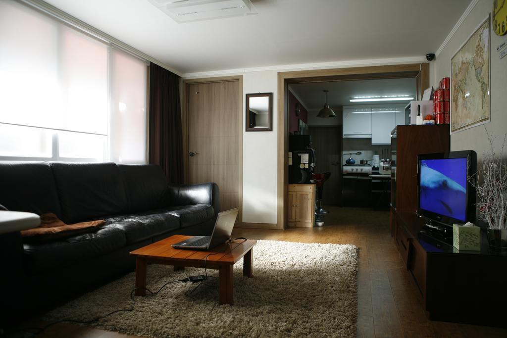 Birdsnest Hostel Hongdae Foreigner Only Сеул Экстерьер фото