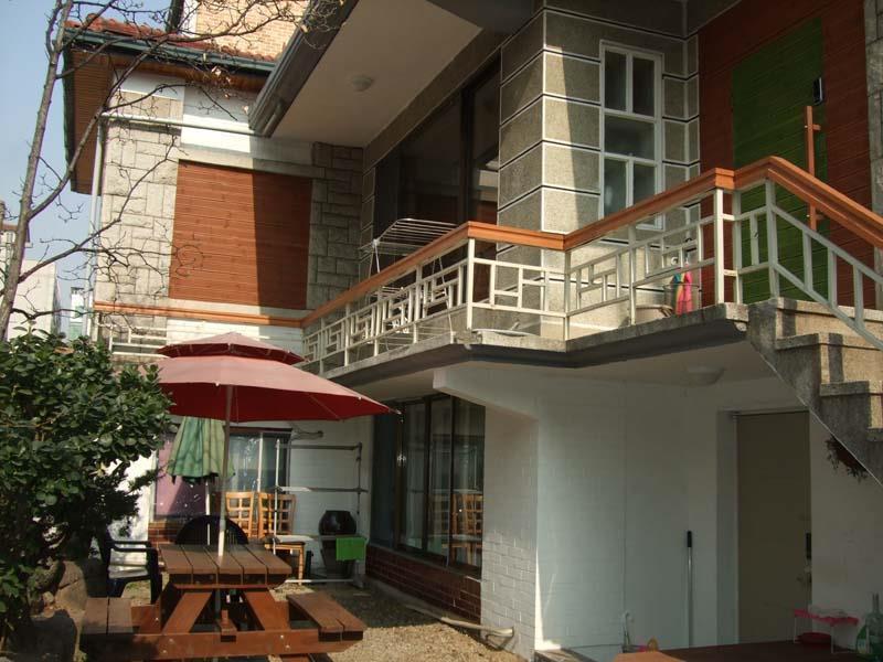 Birdsnest Hostel Hongdae Foreigner Only Сеул Экстерьер фото