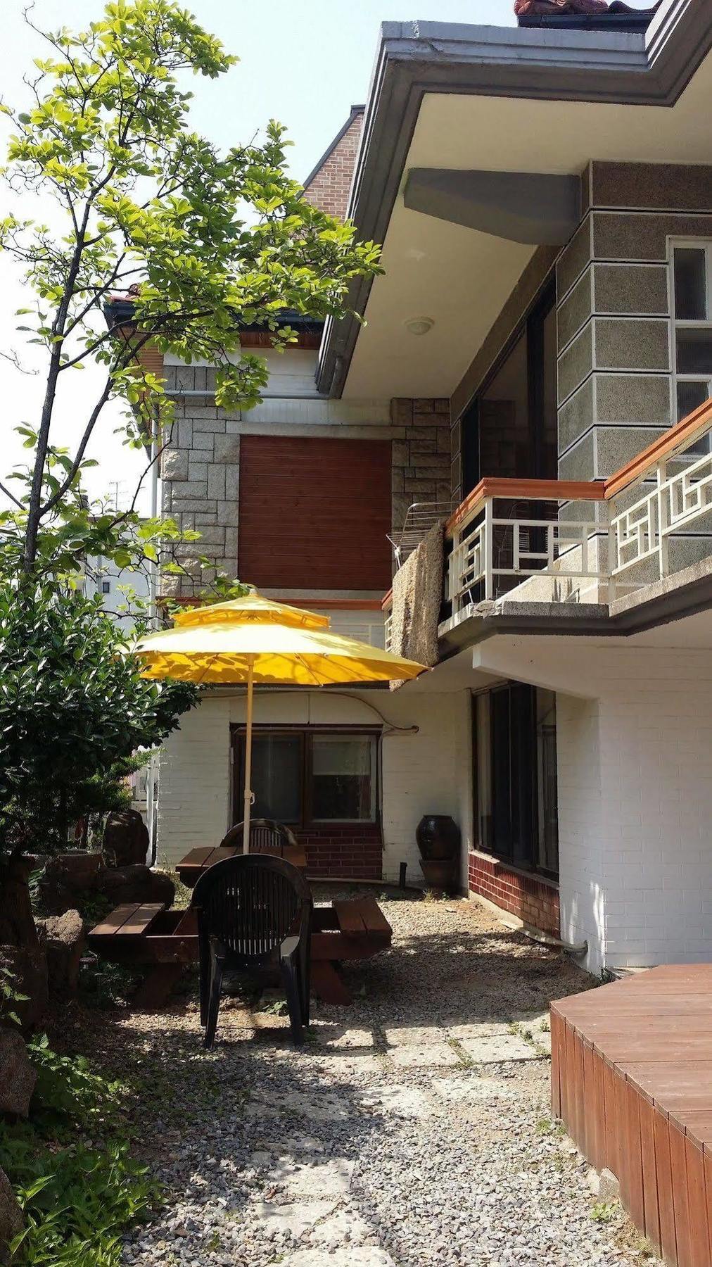 Birdsnest Hostel Hongdae Foreigner Only Сеул Экстерьер фото
